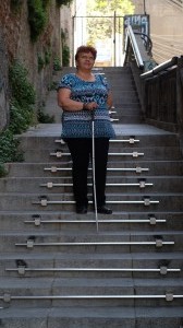 Carmen Gloria en la escalera